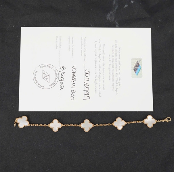 Vòng tay Van Cleef (JD718797) hoa trắng KG+