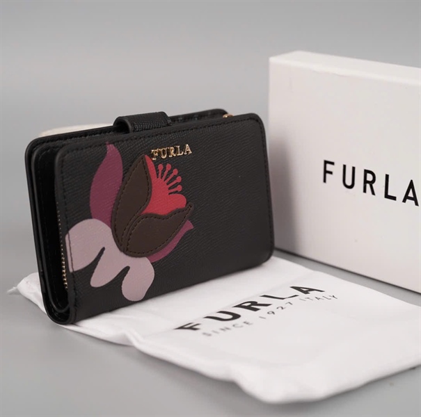 Ví Furla đen in hoa KG+