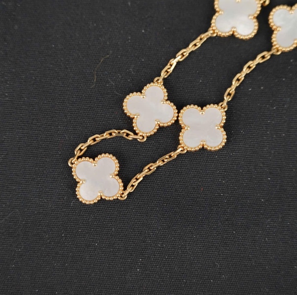 Vòng tay Van Cleef (JD718797) hoa trắng KG+