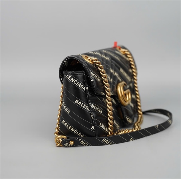 Túi GG Marmont đen in chữ (498879) sz25 (BMC)+