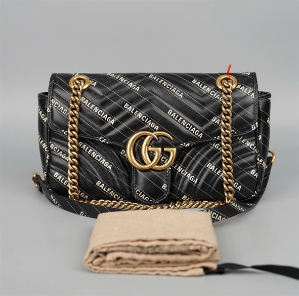 Túi GG Marmont đen in chữ (498879) sz25 (BMC)+