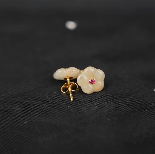 Bông tai Tara cẩm thạch hồng huyết A, nhụy ruby, vàng 18K KG+