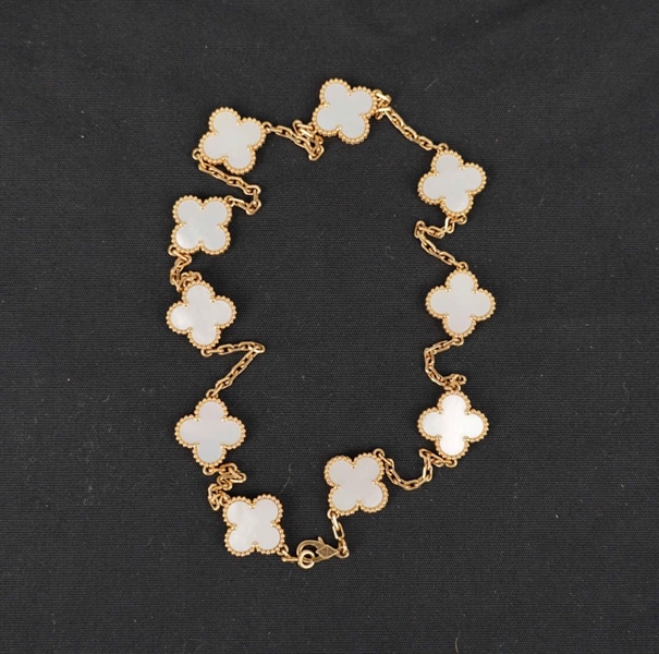 Vòng tay Van Cleef (JC777214) hoa trắng KG+