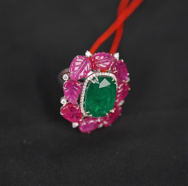 Nhẫn Tara vàng 10k ngọc lục bảo + lá tourmaline đính kim cương kèm giấy kiểm định KG+