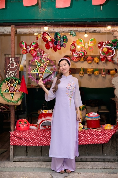 Áo dài 4 tà thêu tay Lavender