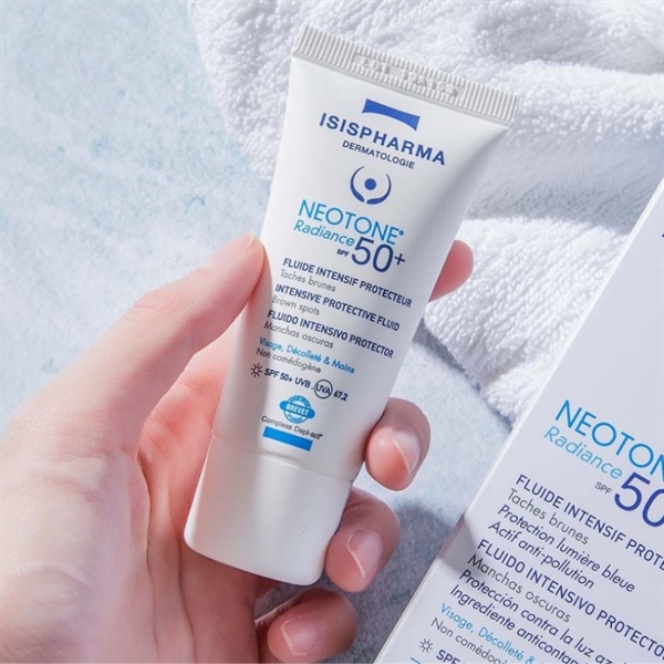 KCN Sáng Da - Mờ Nám Neotone Radiance Spf 50 - 30ml