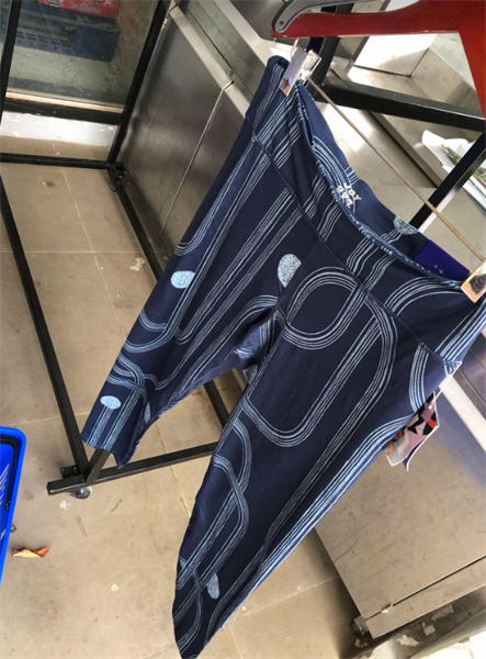 Quần Legging xanh đen họa tiết