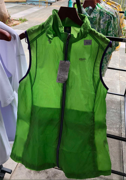 Áo khoác gió 3 lỗ xanh chuối Landscape swiss