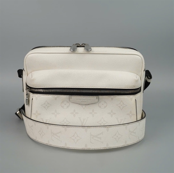 Túi LV đeo chéo hoa trắng có lót form sz24 (BQ) KG+