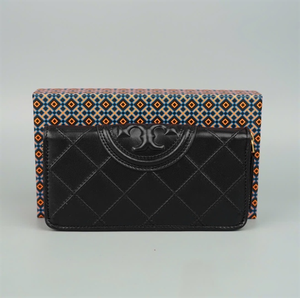 Ví Tory Burch đen logo nổi +