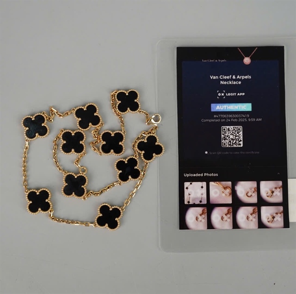 Vòng tay Van Cleef hoa đen KG+