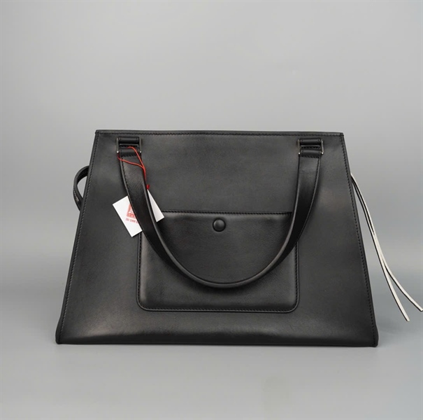 Túi Celine handle đen trắng sz35 +