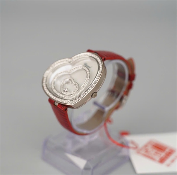 Đồng hồ Chopard trái tim (572199) quai nâu kèm giấy kiểm định KG+