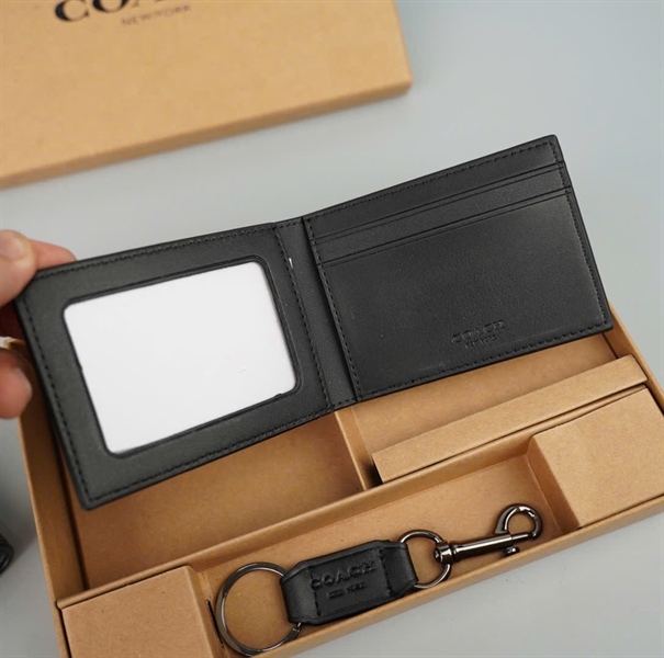 Ví Coach đen (set 2: ví gập + ví card + charm) +