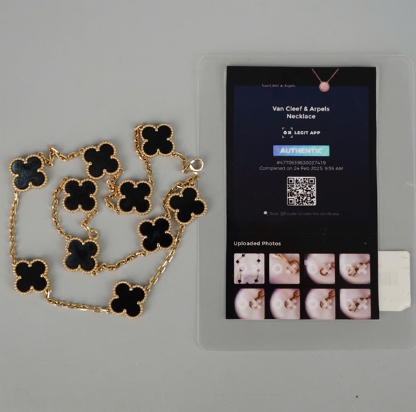 Vòng tay Van Cleef hoa đen KG+