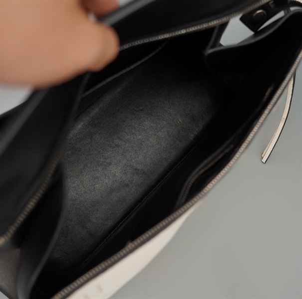 Túi Celine handle đen trắng sz35 +