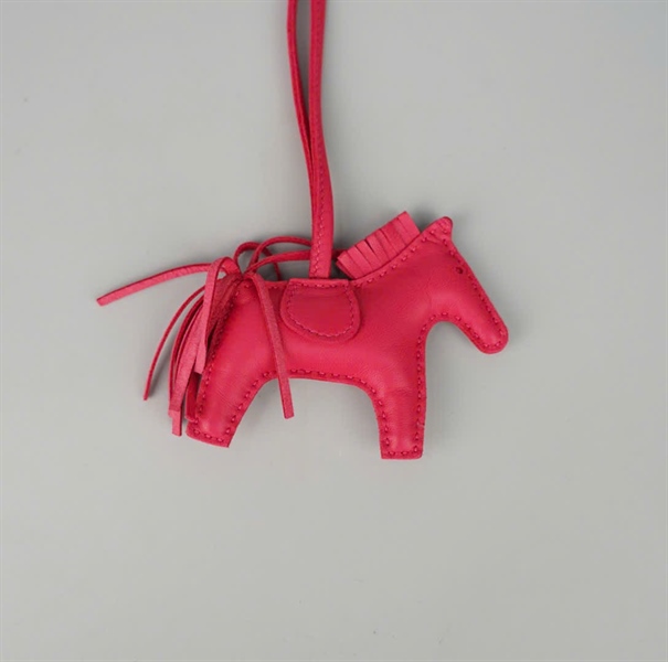Charm Hermes con ngựa hồng KG+