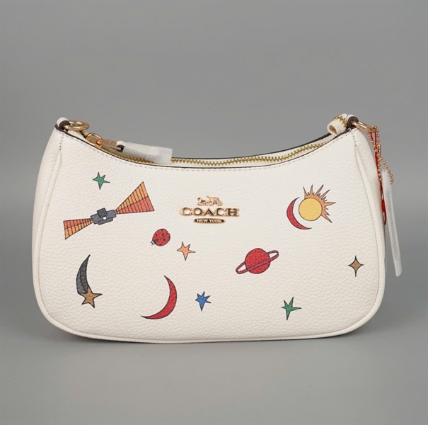 Túi Coach trắng họa tiết sz23 +