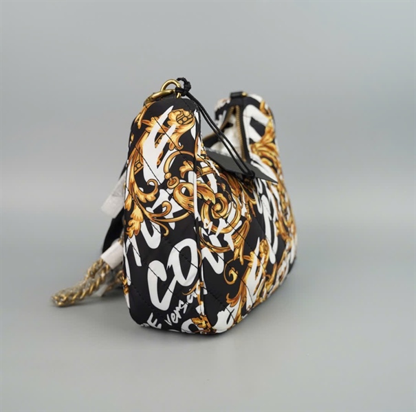 Túi Versace đen họa tiết kèm khăn +