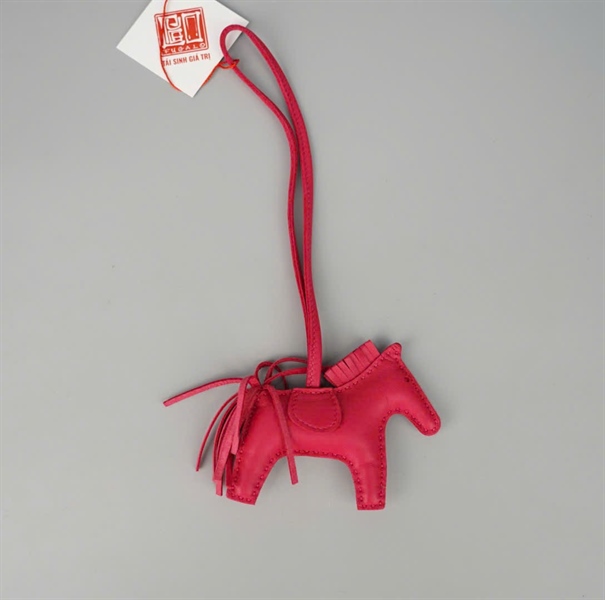 Charm Hermes con ngựa hồng KG+