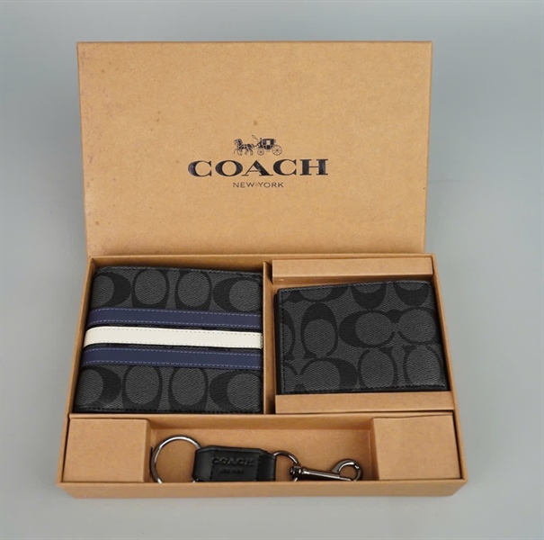 Ví Coach đen (set 2: ví gập + ví card + charm) +