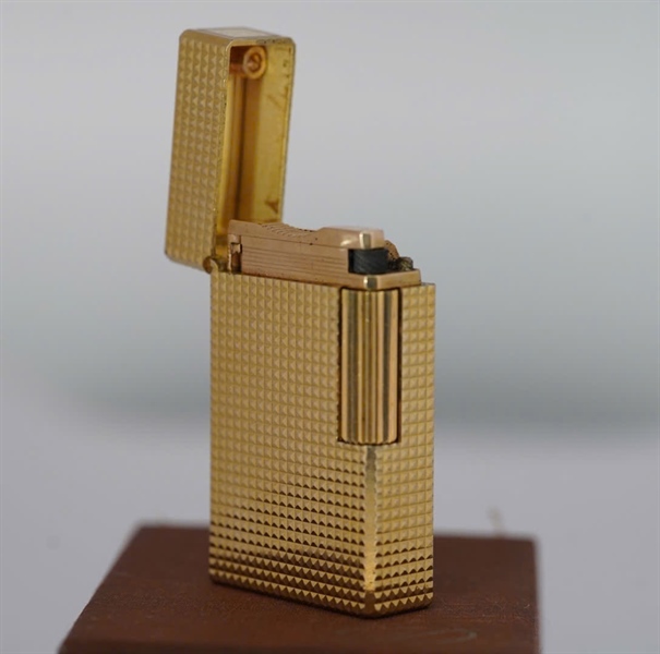 Bật lửa S.T Dupont vàng (NBDH37) KG+