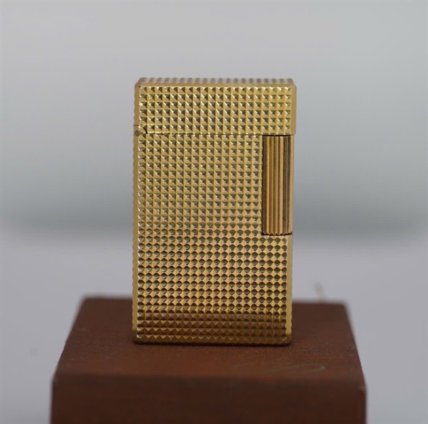 Bật lửa S.T Dupont vàng (NBDH37) KG+