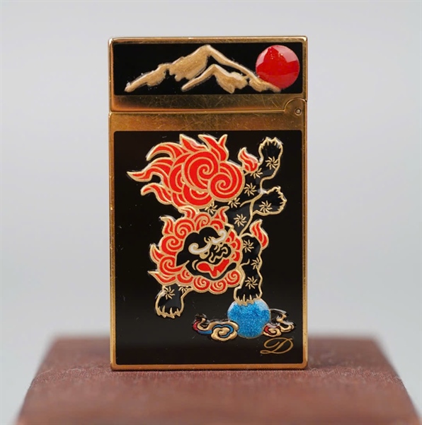 Bật lửa S.T Dupont đen Lion ((18HCY81) KG+