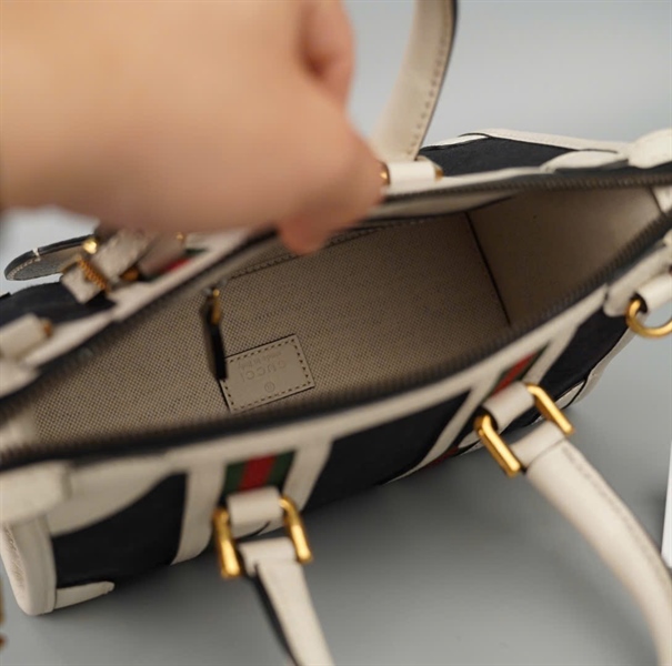 Túi GG Bauletto đen viền trắng (715771520981) kèm 2 chìa sz22 (Thuât) +