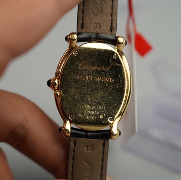 Đồng hồ Chopard dây đen mặt viền đá có giấy kiểm định (11315576) (HC)+