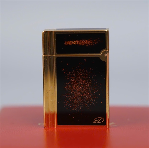 Bật lửa S.T Dupont vàng đen ánh sao (10BJC71) KG+