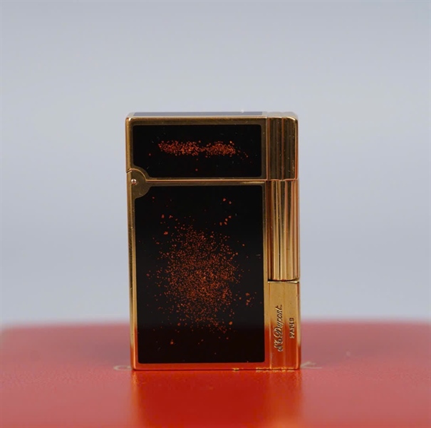 Bật lửa S.T Dupont vàng đen ánh sao (10BJC71) KG+