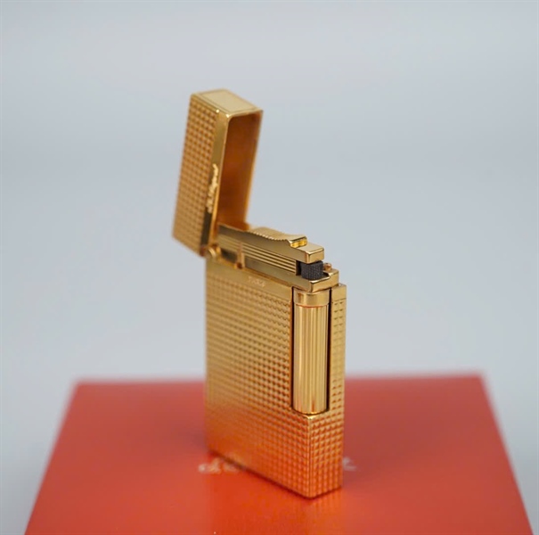 Bật lửa S.T Dupont vàng (1J4DHB6) KG+