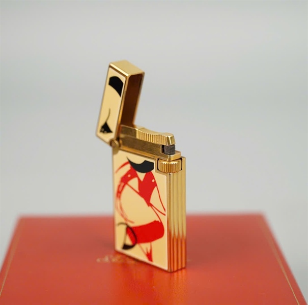Bật lửa S.T Dupont vàng họa tiết (1L3CN00) KG+