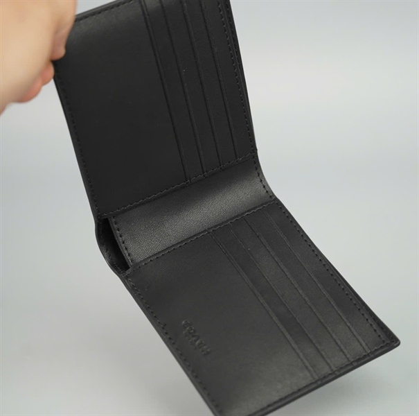 Ví Coach đen in chữ cho nam +