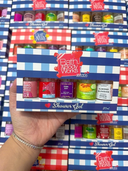 SÉT SỮA TẮM MINI