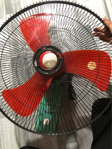 Quạt treo WINDO