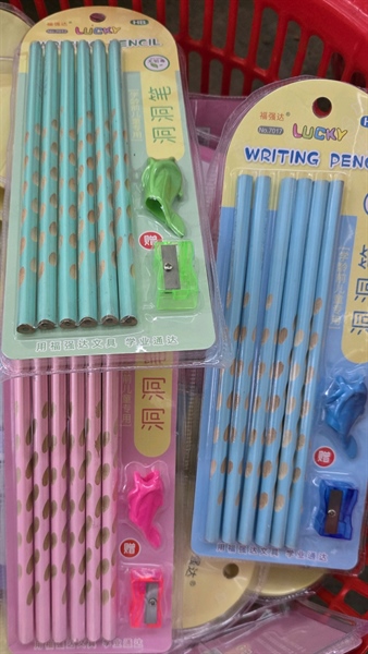 Bộ 6 viết chì kèm chuốt +đỡ tay