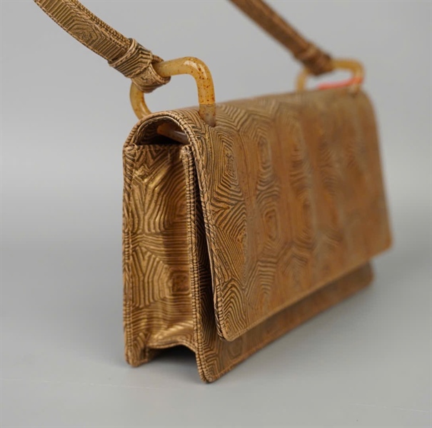 Túi Prada kẹp nách màu vàng sz22 KG+