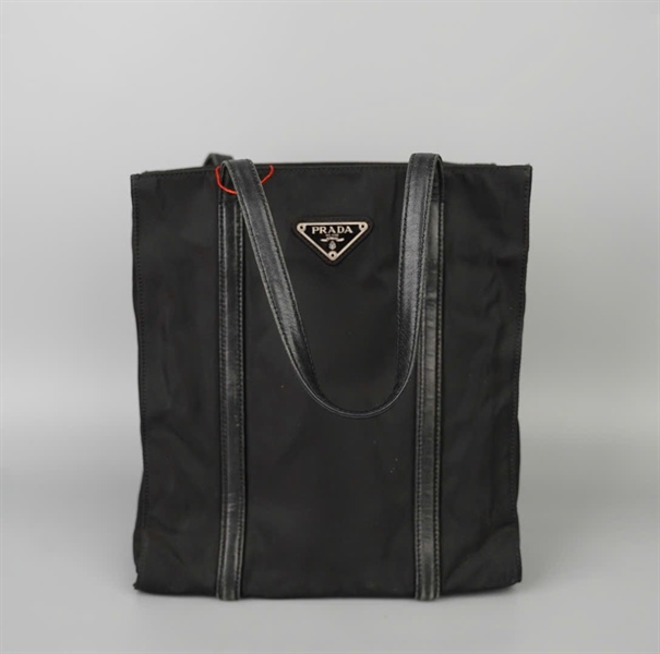 Túi Prada màu đen sz 22 KG+
