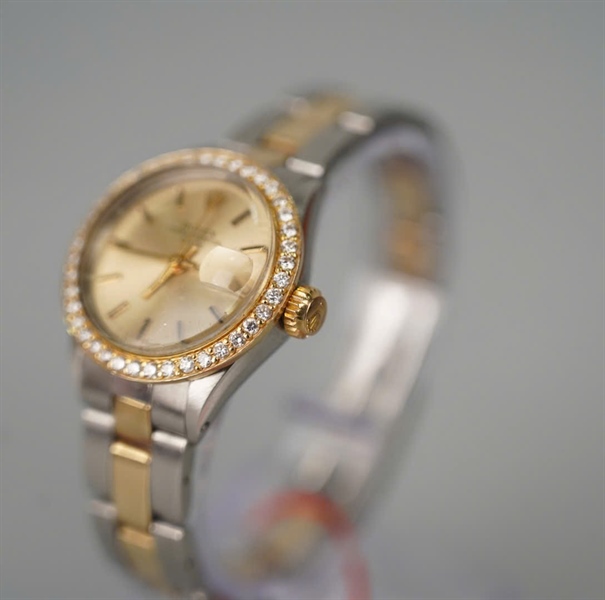 Đồng hồ Rolex tròn đinh đá KG+