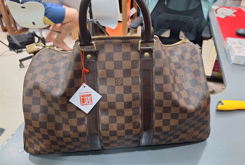 Vali LV du lịch ô vuông nâu kèm ổ+ 2 chìa (BQ) KG+