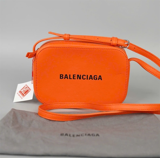 Túi Balenciaga đeo chéo cam sz16 KG+