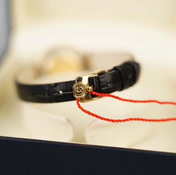 Đồng hồ Chopard mặt tròn dây đen (327637) KG+