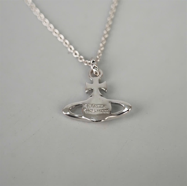 Dây chuyền Vivienne Westwood bạc KG+