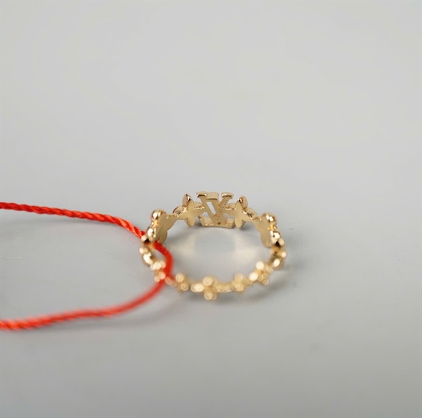 Nhẫn LV hoa vàng KG+