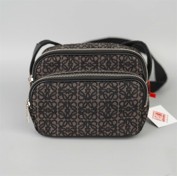 Túi Loewe đeo chéo đen (062142) sz16 KG+