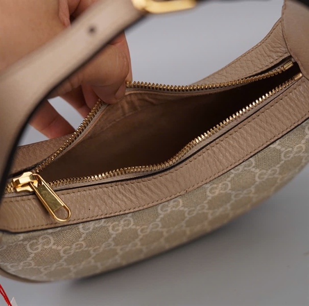 Túi GG kẹp nách trắng sz18 (BQ) KG+