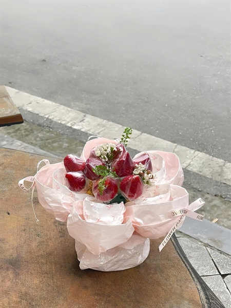 Bó Hoa Dâu - Nơ 5 Cánh