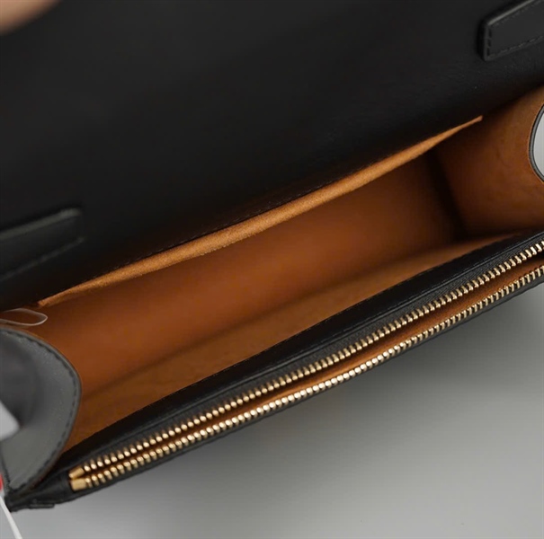 Túi MCM đen sz22 KG+